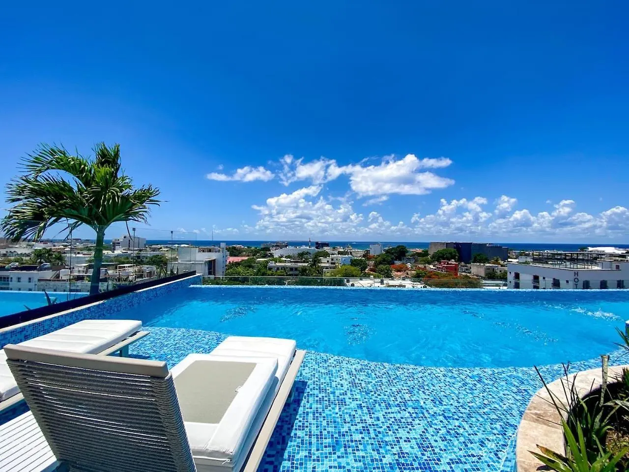 Downtown Playa Studio With Rooftop Pool Steps To Everything プレヤデルカーメン